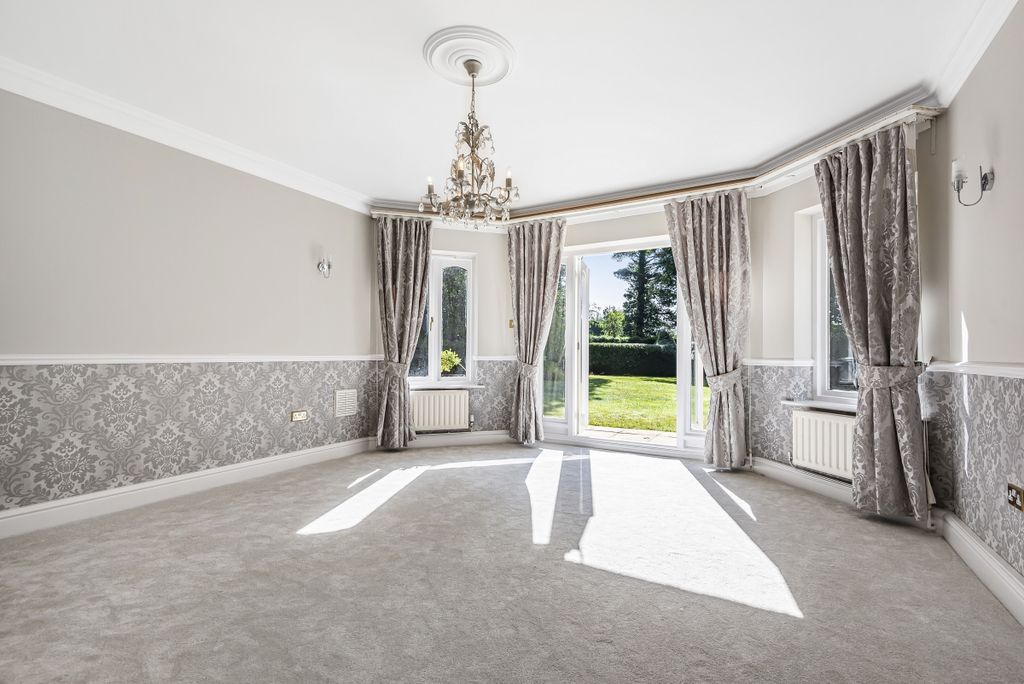 Property photo 3 of 12 748904 (5)