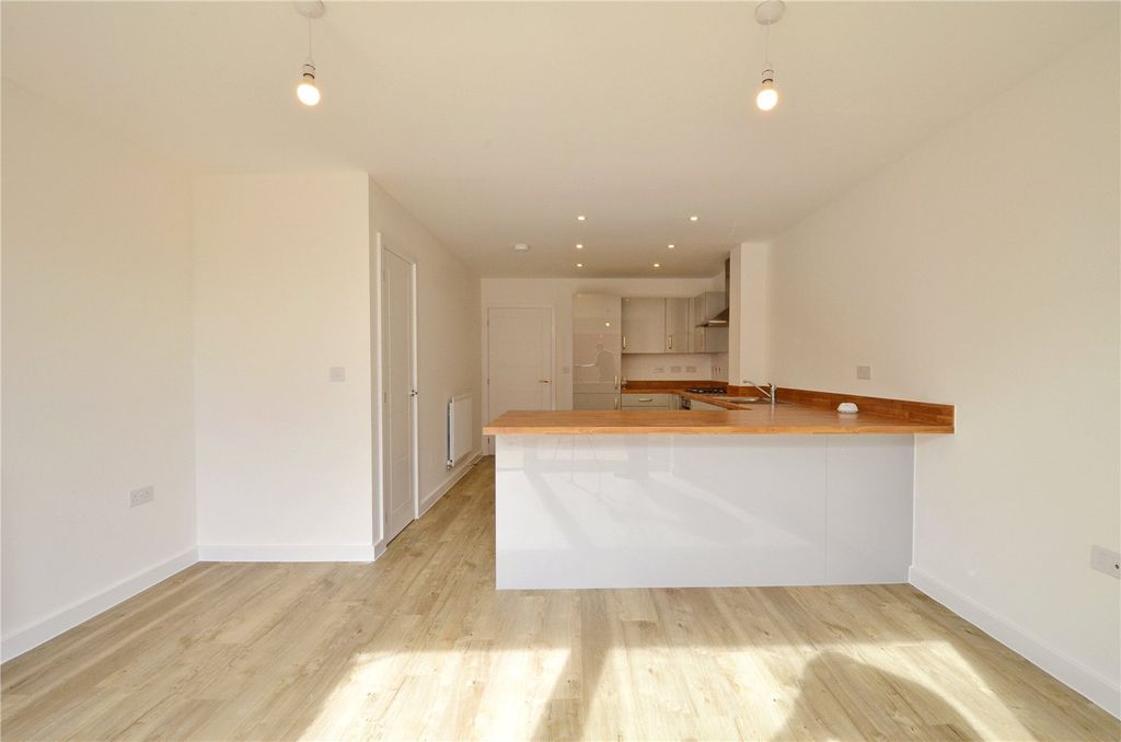 Property photo 3 of 16 Picture No. 23