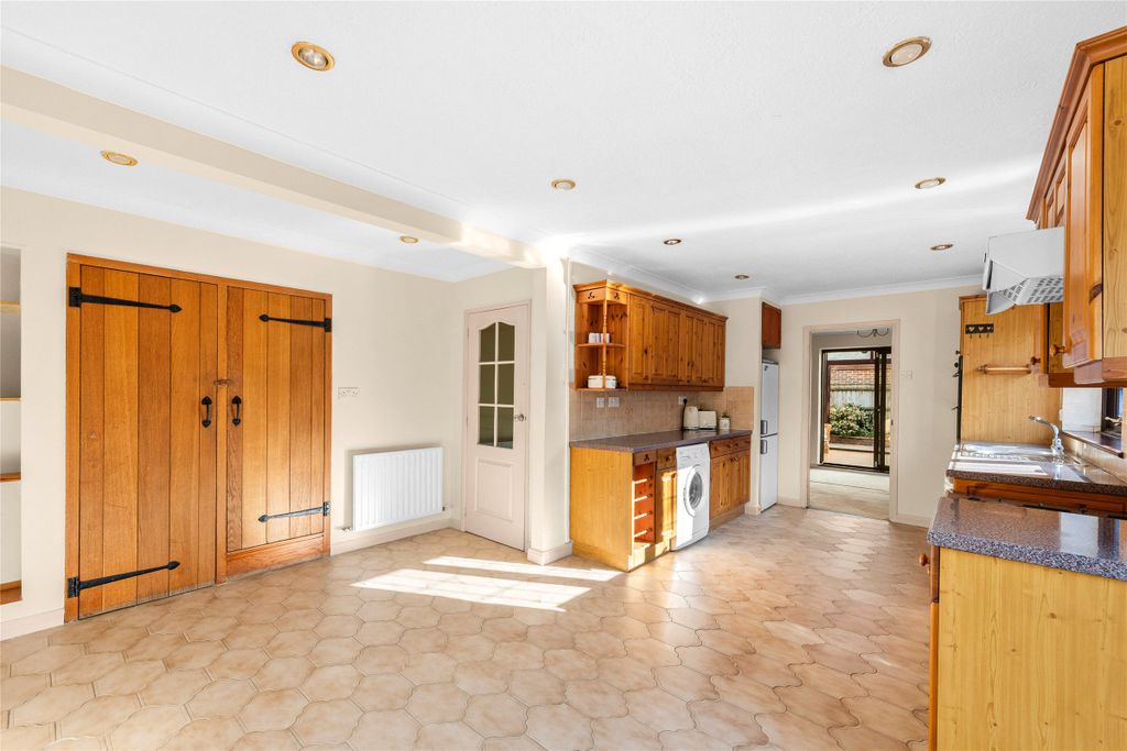 Property photo 3 of 19 Picture No. 18