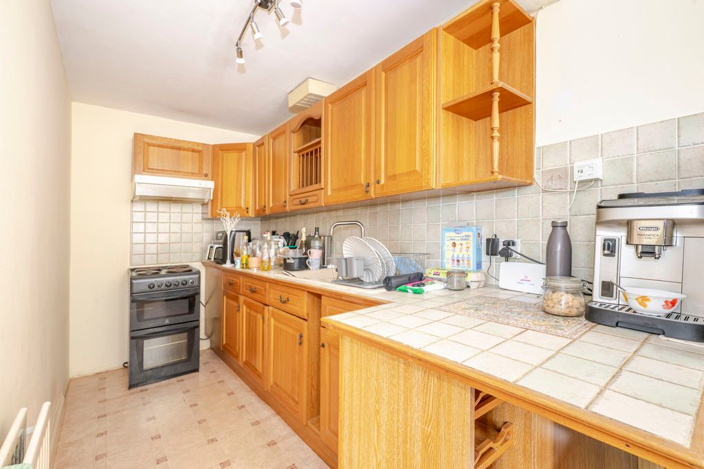 Property photo 3 of 12 Photo 6