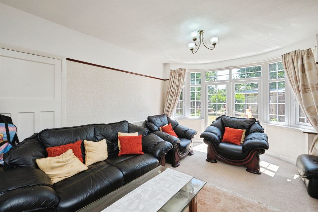 Property photo 2 of 17