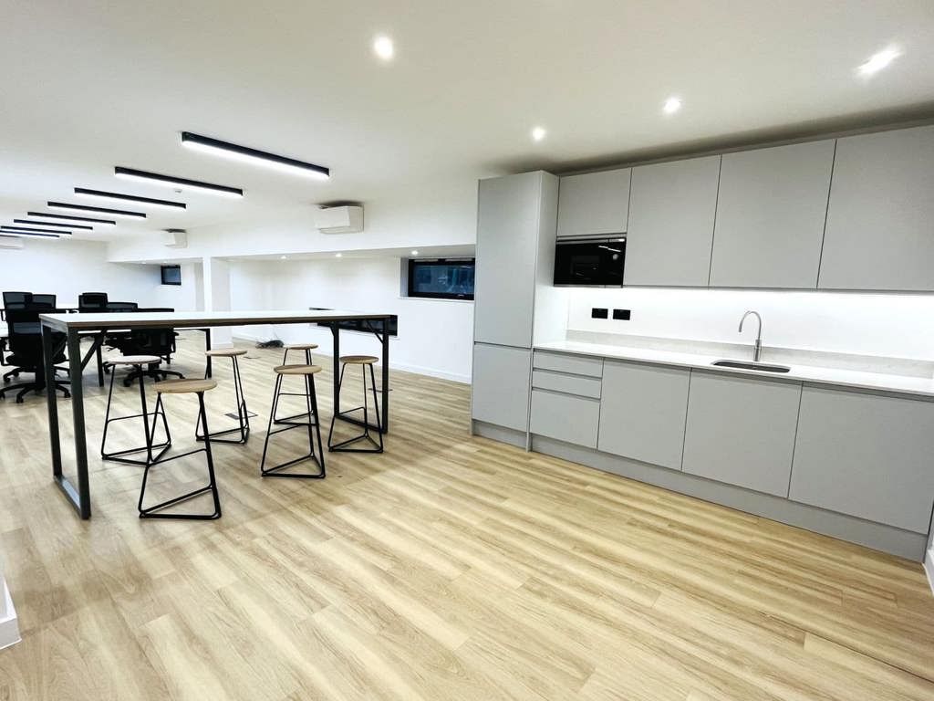 Property photo 3 of 15 Photo 6