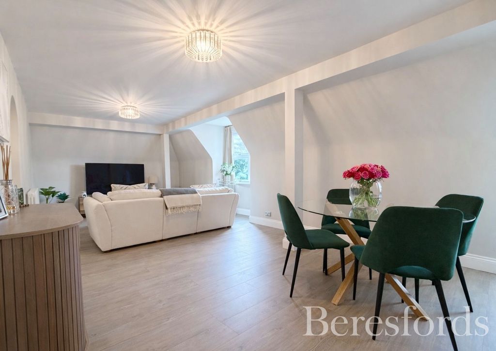 Property photo 3 of 22 Picture No. 12