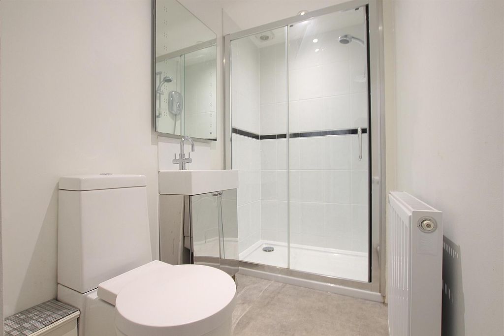 Property photo 3 of 11 Shower Room