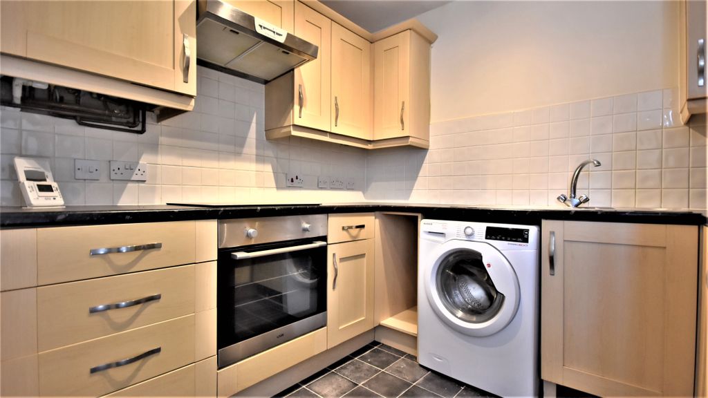 Property photo 2 of 9