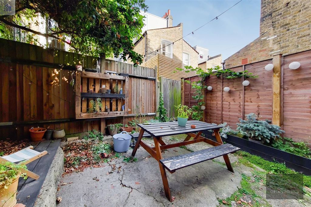 Property photo 2 of 13