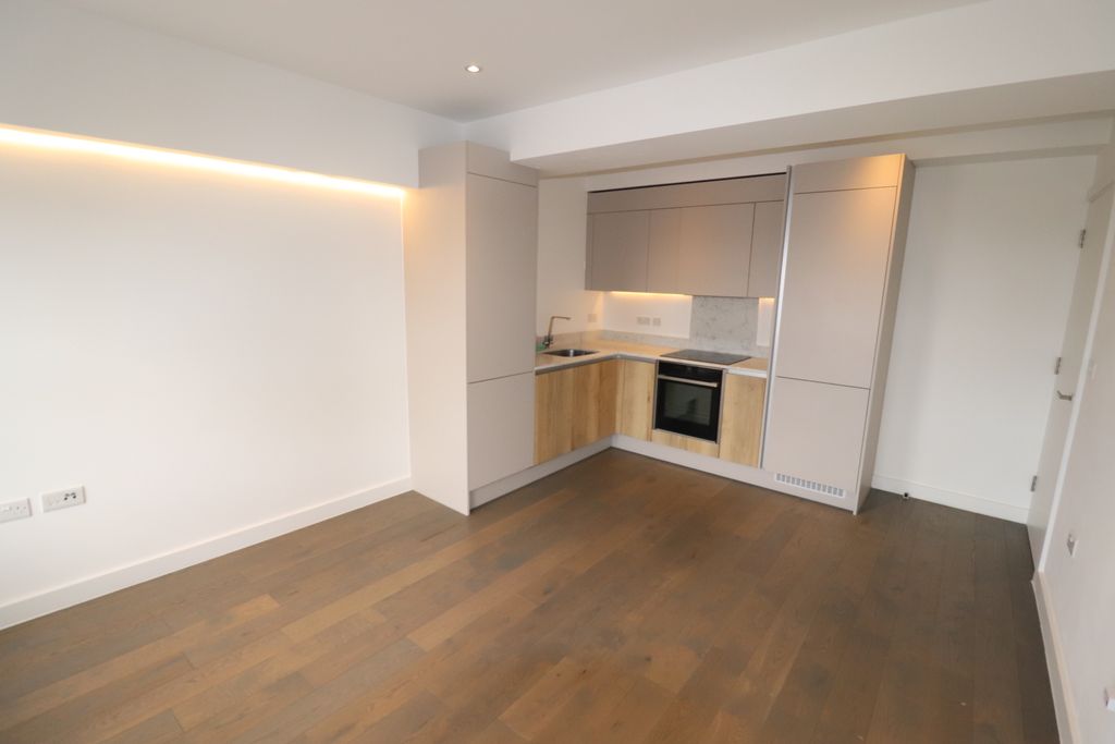 Property photo 3 of 6 Kitchen/Living Room