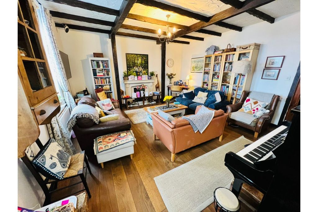 Property photo 2 of 24