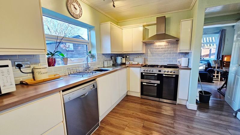 Property photo 2 of 21 Photo 6