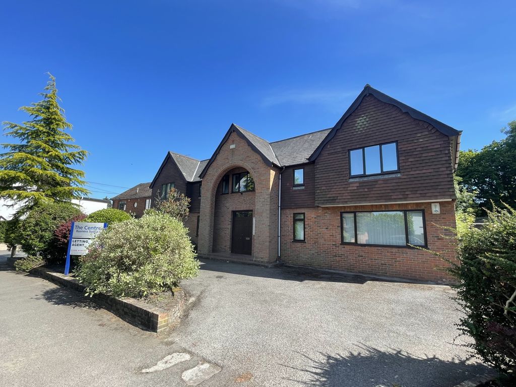 Property photo 1 of 2