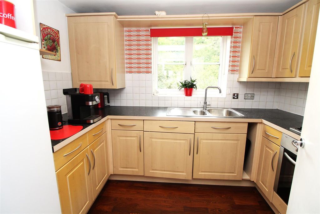 Property photo 3 of 12 Img_9975.Jpg