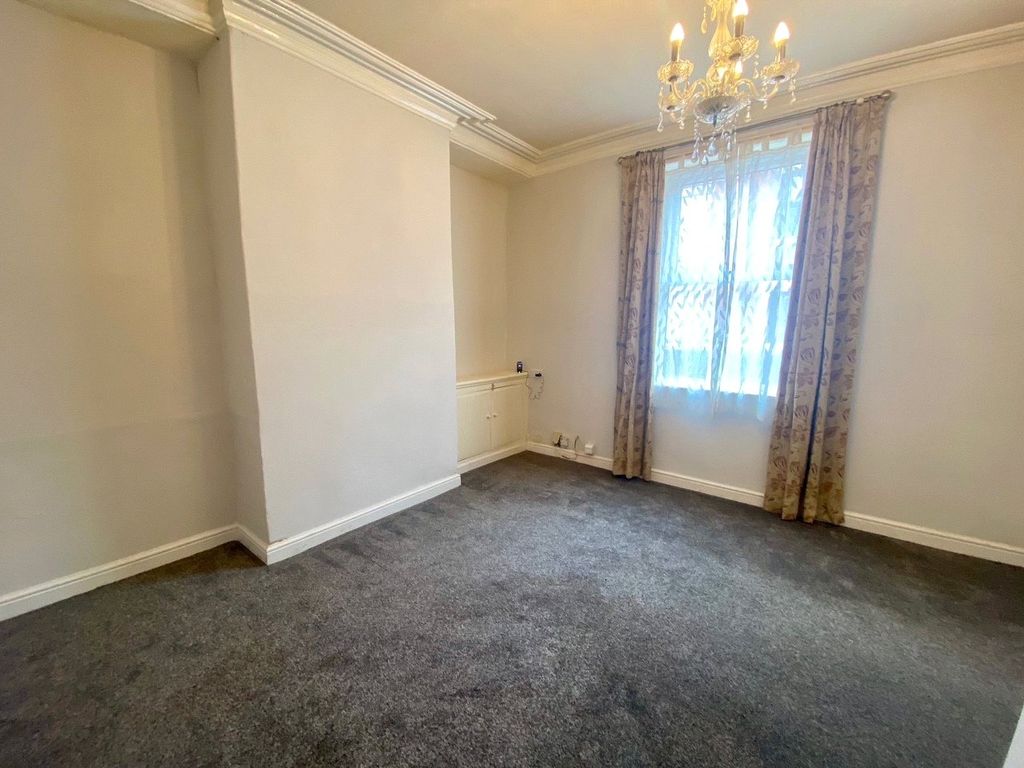 Property photo 2 of 9 Lounge