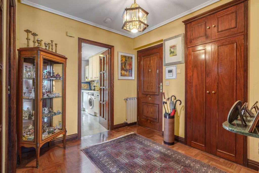 Property photo 2 of 34