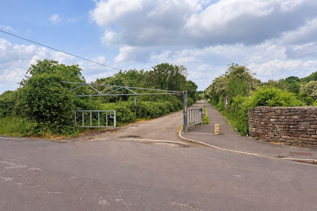 Property photo 2 of 4