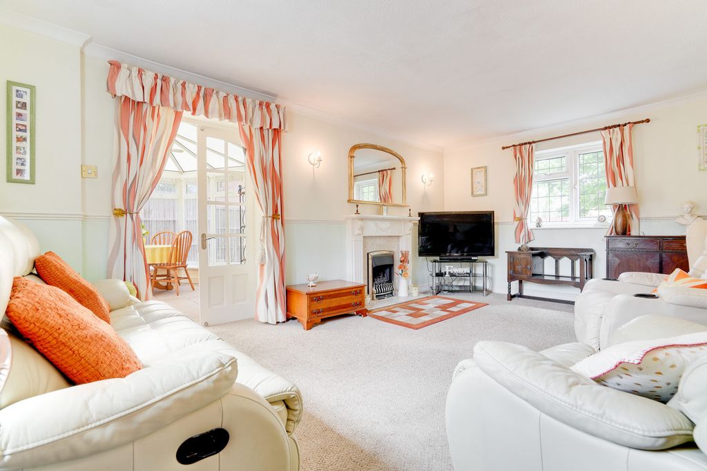 Property photo 2 of 18