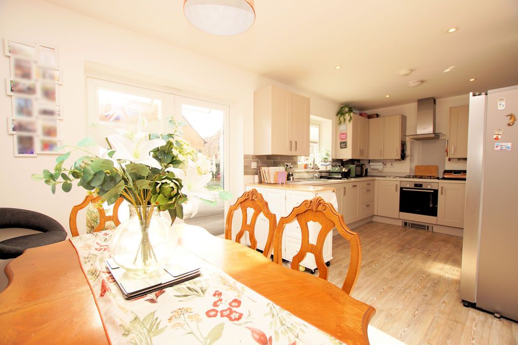 Property photo 2 of 18 Kitchen/Dining Room