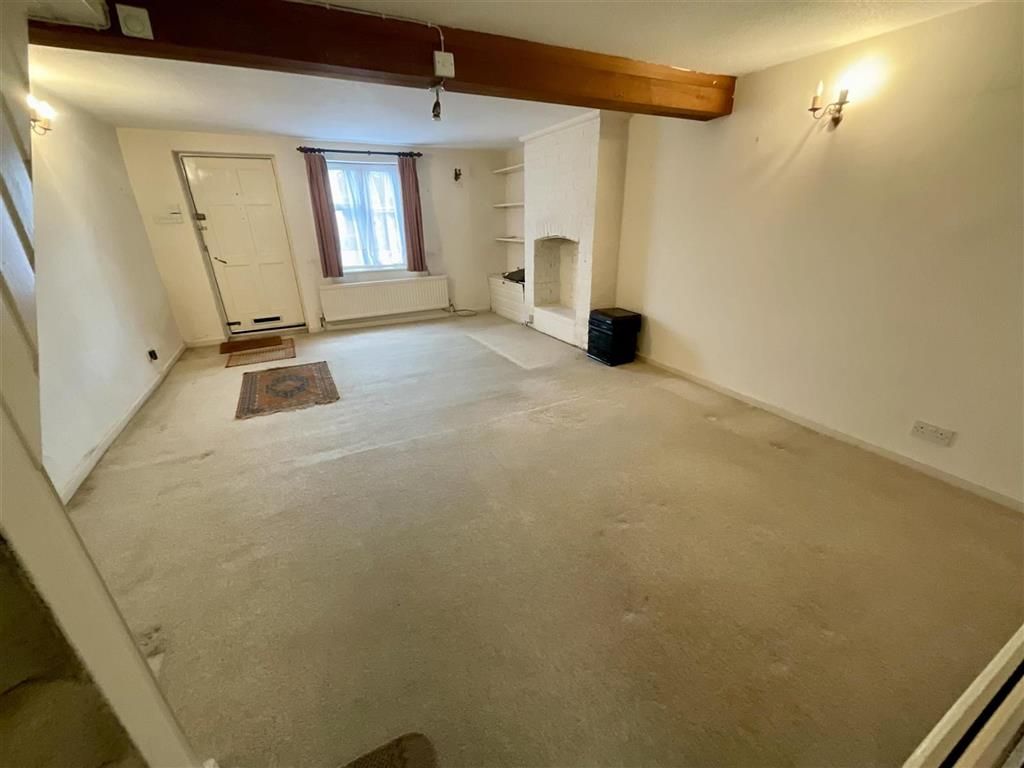 Property photo 3 of 10 Lounge