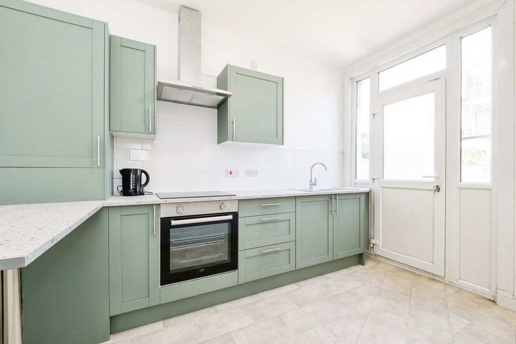 Property photo 2 of 18 Pbox-Img.Jpg