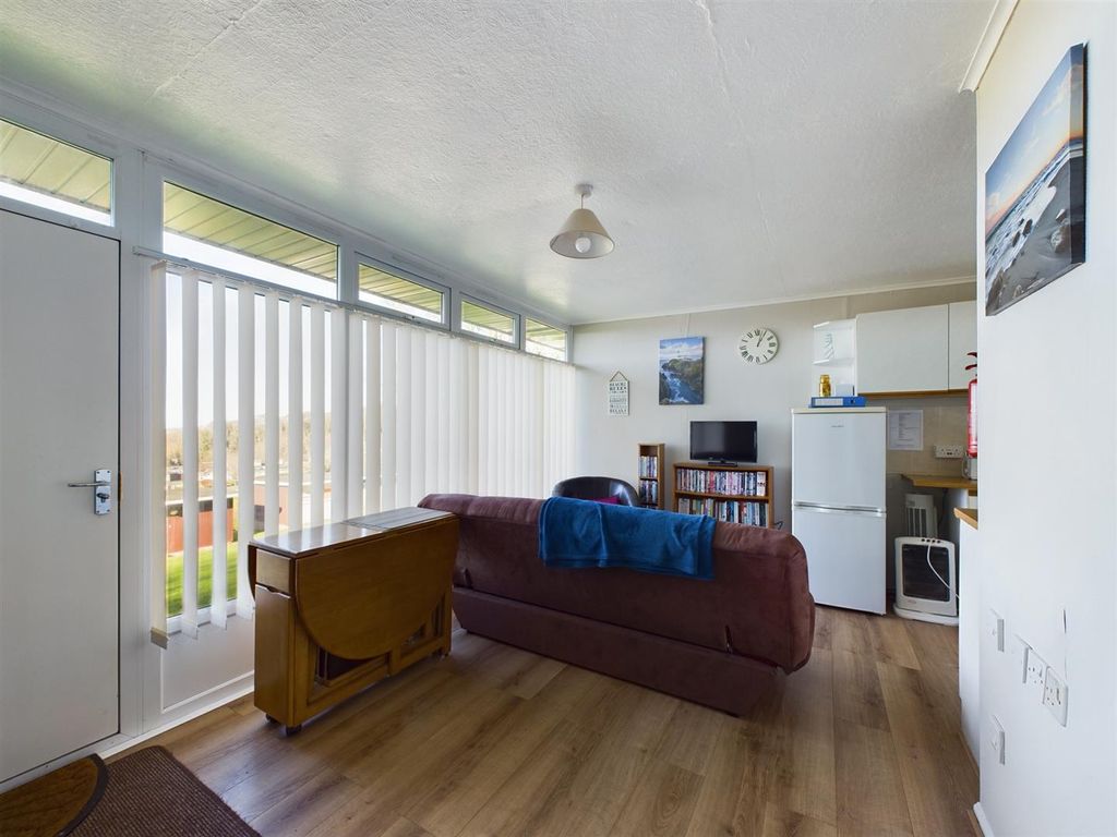 Property photo 3 of 14 Cam02546G0-Pr0131-Still002.Jpg