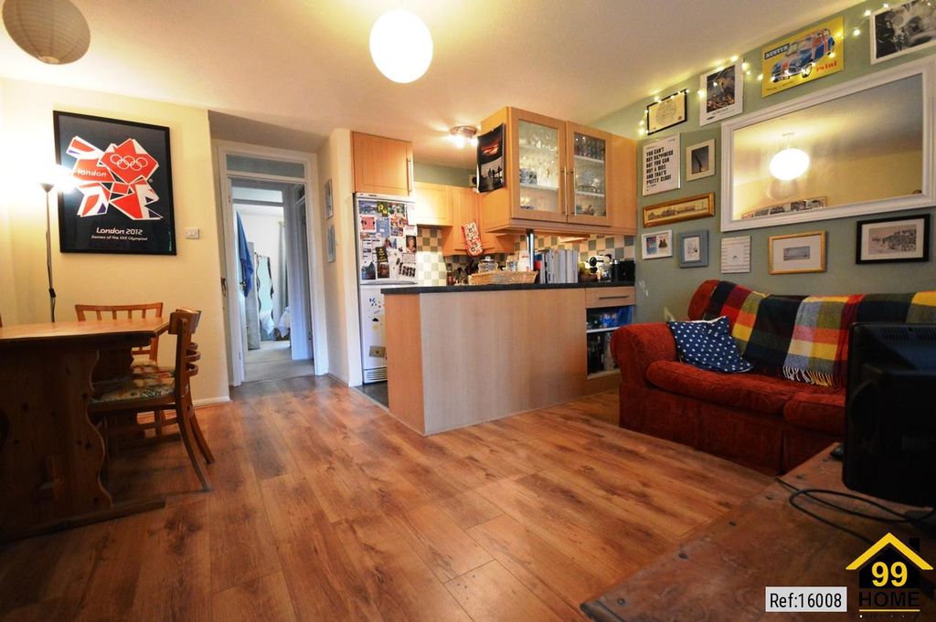 Property photo 2 of 6 Photo 1