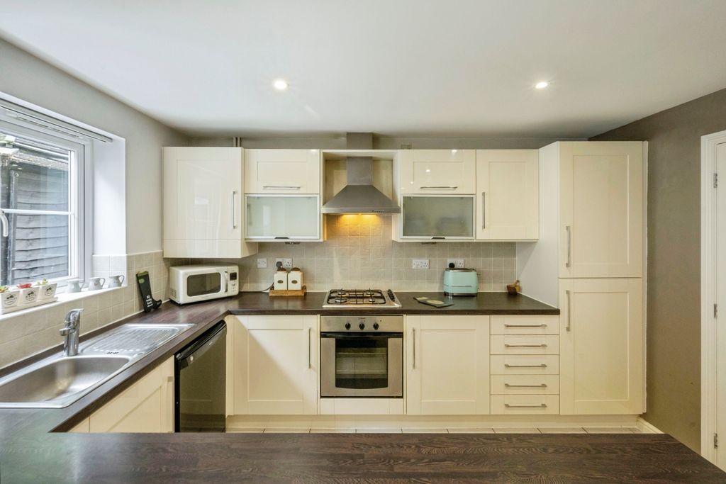 Property photo 3 of 17 Kitchen/Dining Room