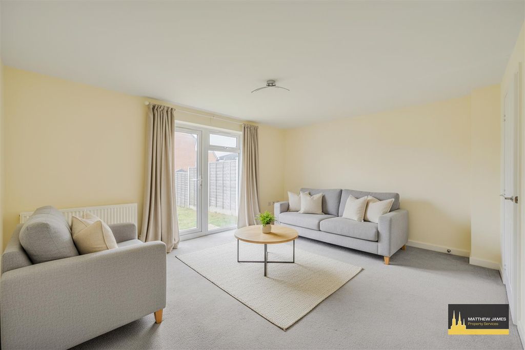 Property photo 2 of 17 Living Room