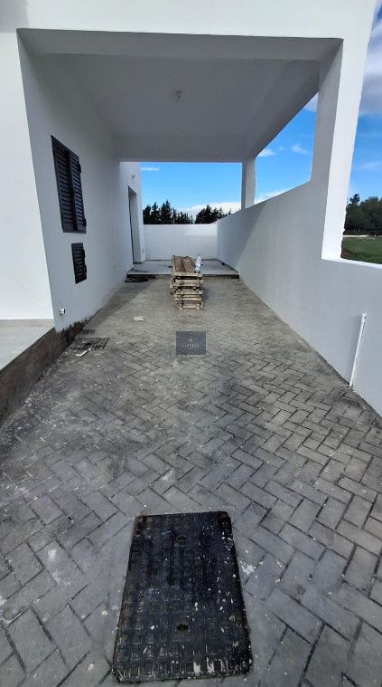 Property photo 3 of 24