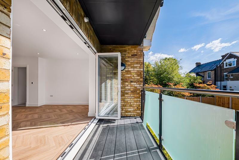 Property photo 1 of 16 Photo 17