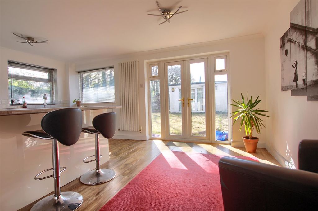 Property photo 3 of 11 Lw6.Jpg