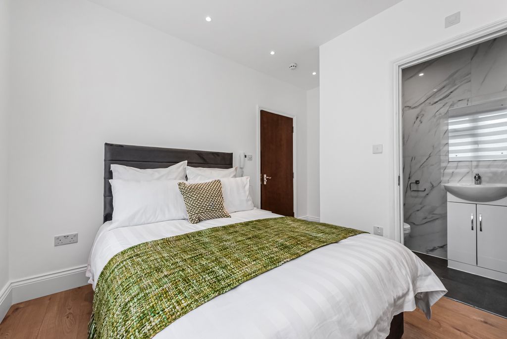 Property photo 1 of 12 Spacephoto (32)