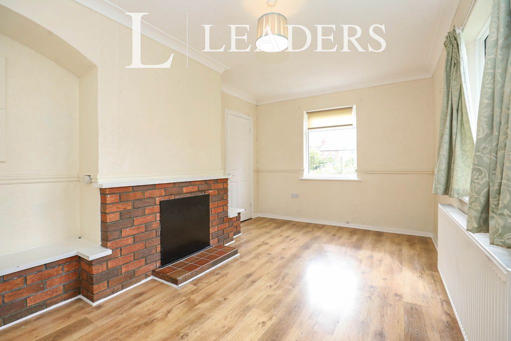 Property photo 1 of 10 4