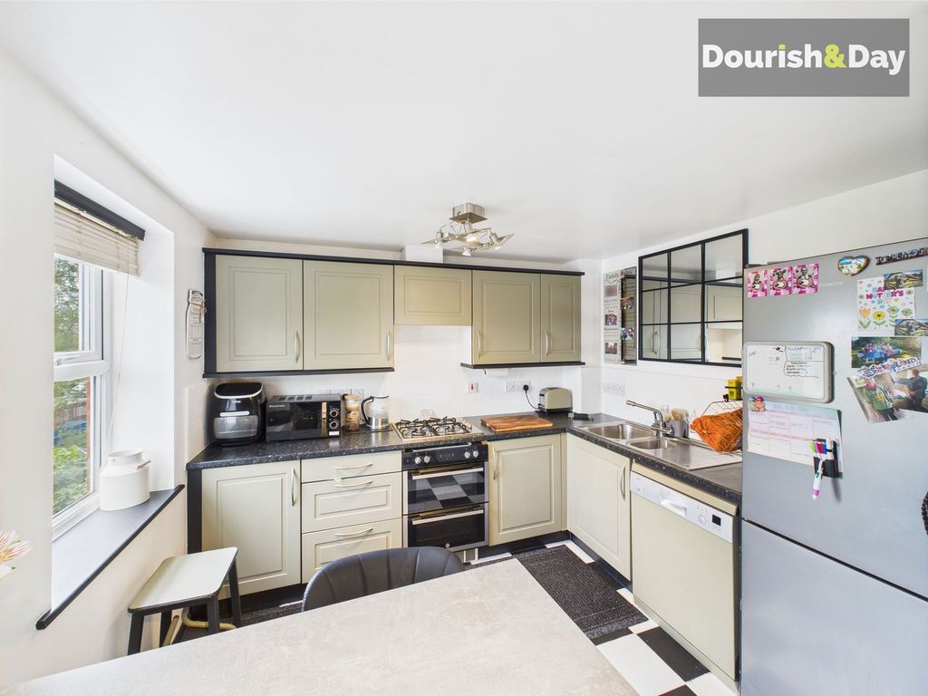 Property photo 2 of 18 Kitchen Diner