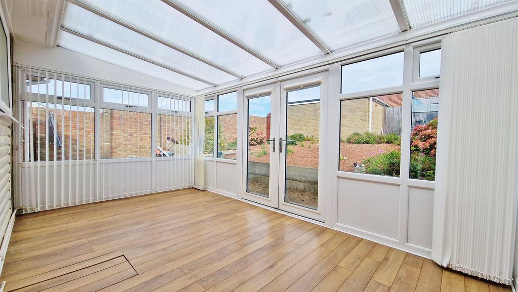 Property photo 2 of 13 Conservatory