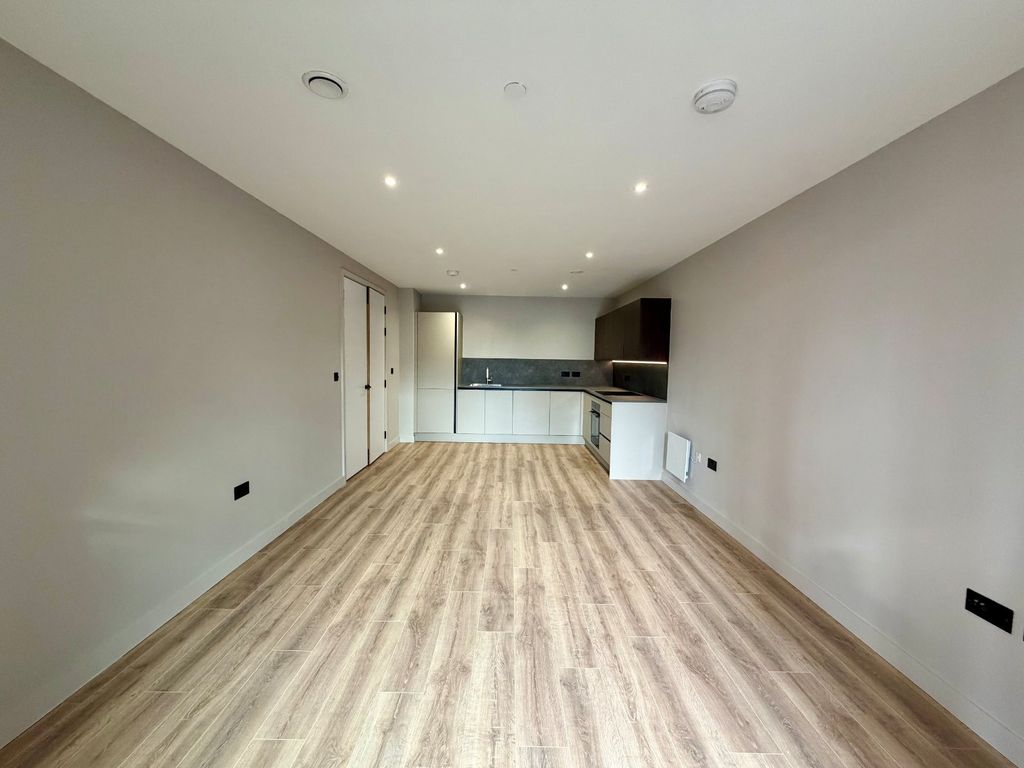 Property photo 2 of 15 Picture No. 24
