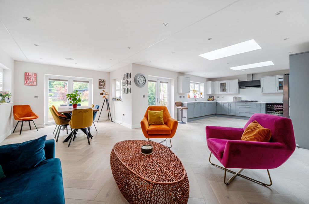 Property photo 3 of 23 1327750-14-687F82...