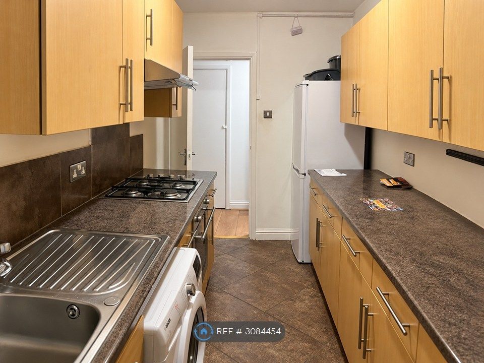 Property photo 3 of 8 Bedroom (Edited Photo)