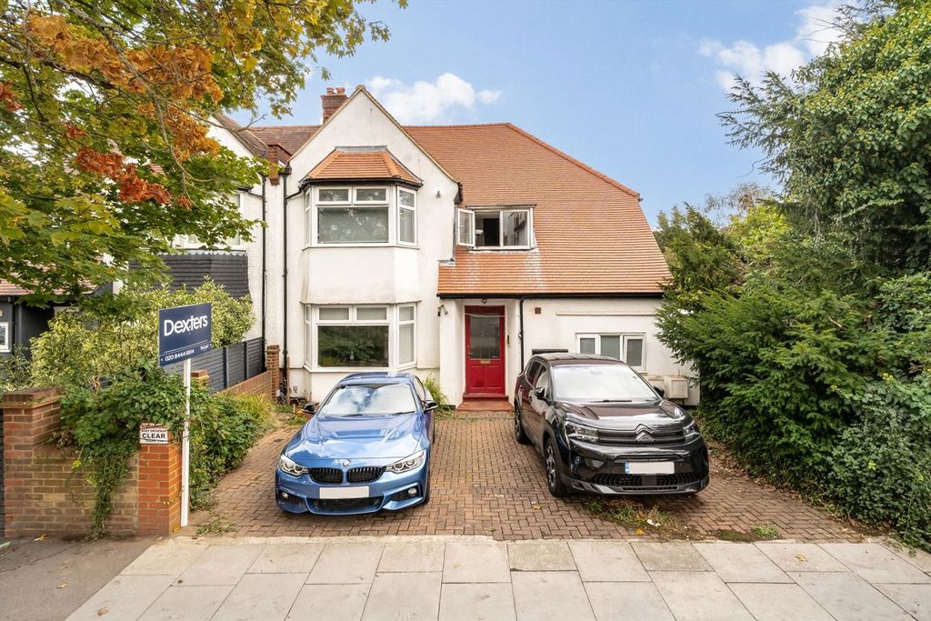 Property photo 1 of 8