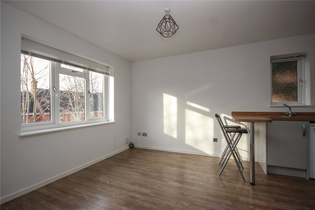 Property photo 3 of 7 Picture No. 06