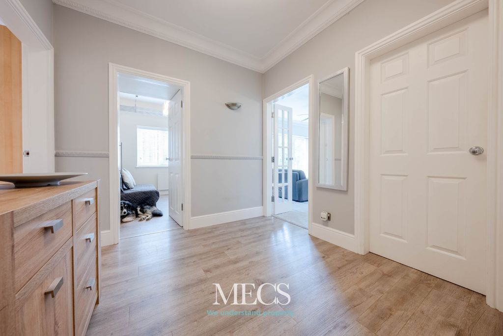 Property photo 2 of 15 4288704