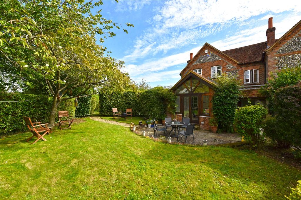 Property photo 2 of 13 Garden