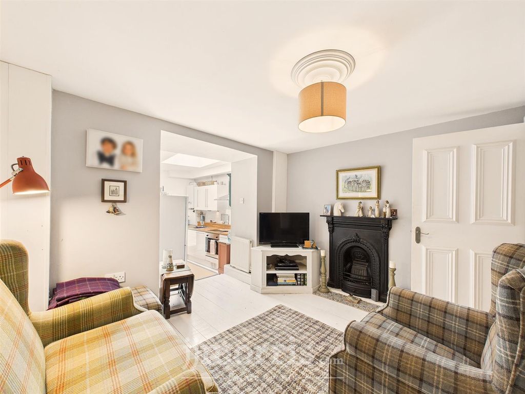 Property photo 3 of 17 Sitting Room