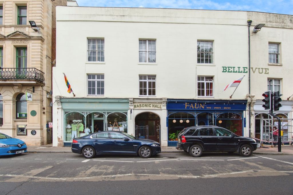 Property photo 3 of 17