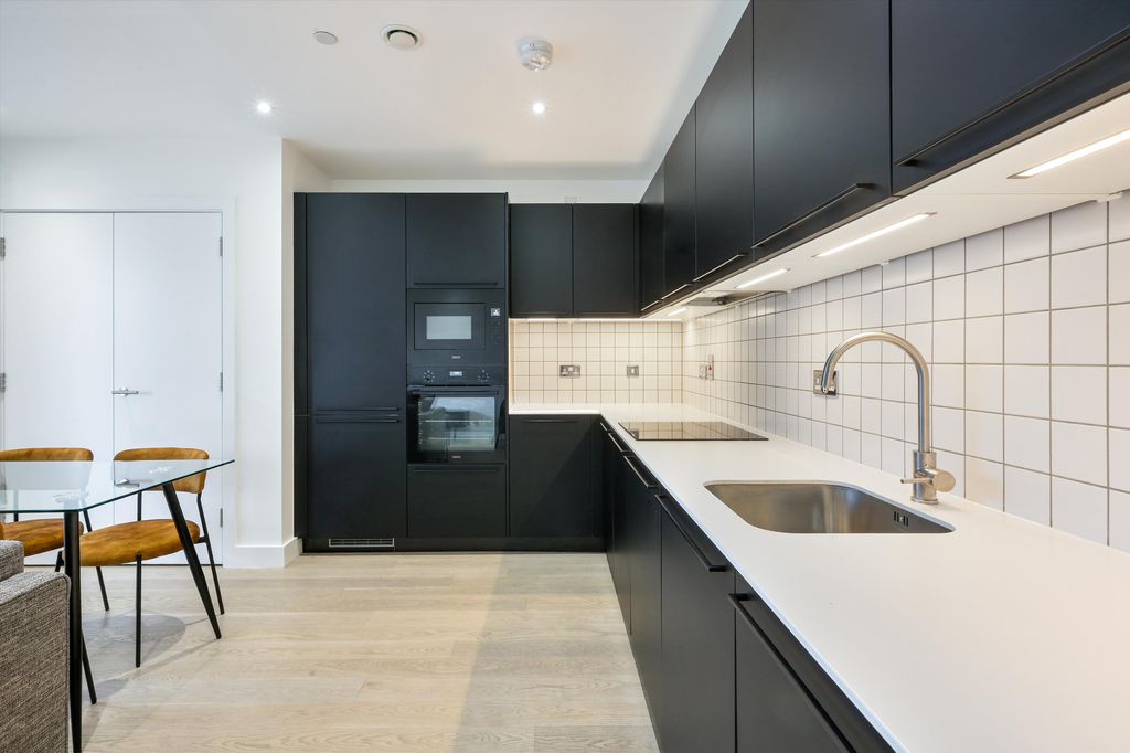 Property photo 2 of 13 Image