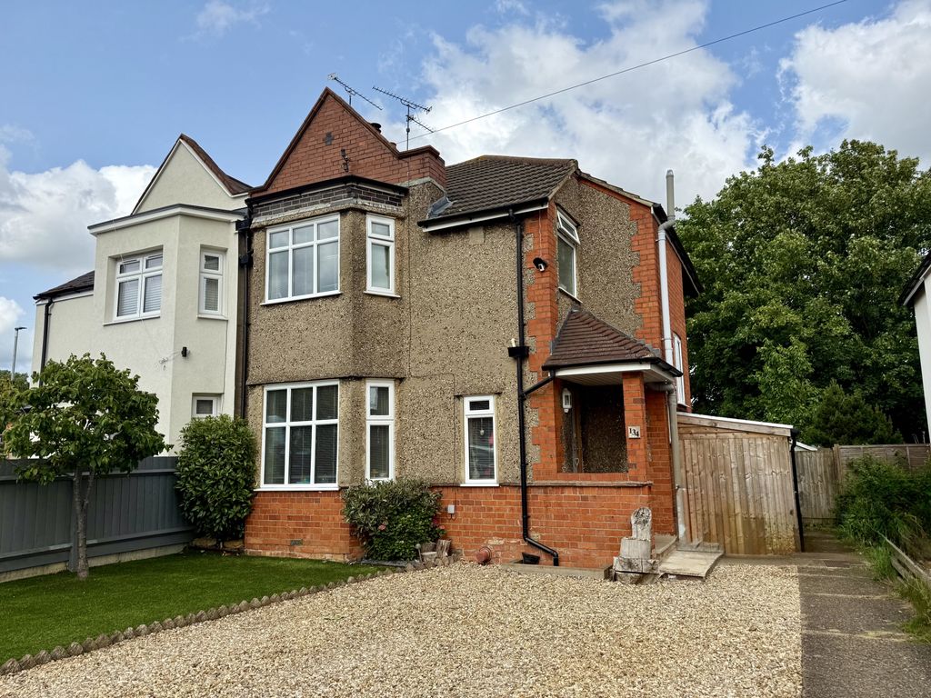 Property photo 1 of 18 Photo 8