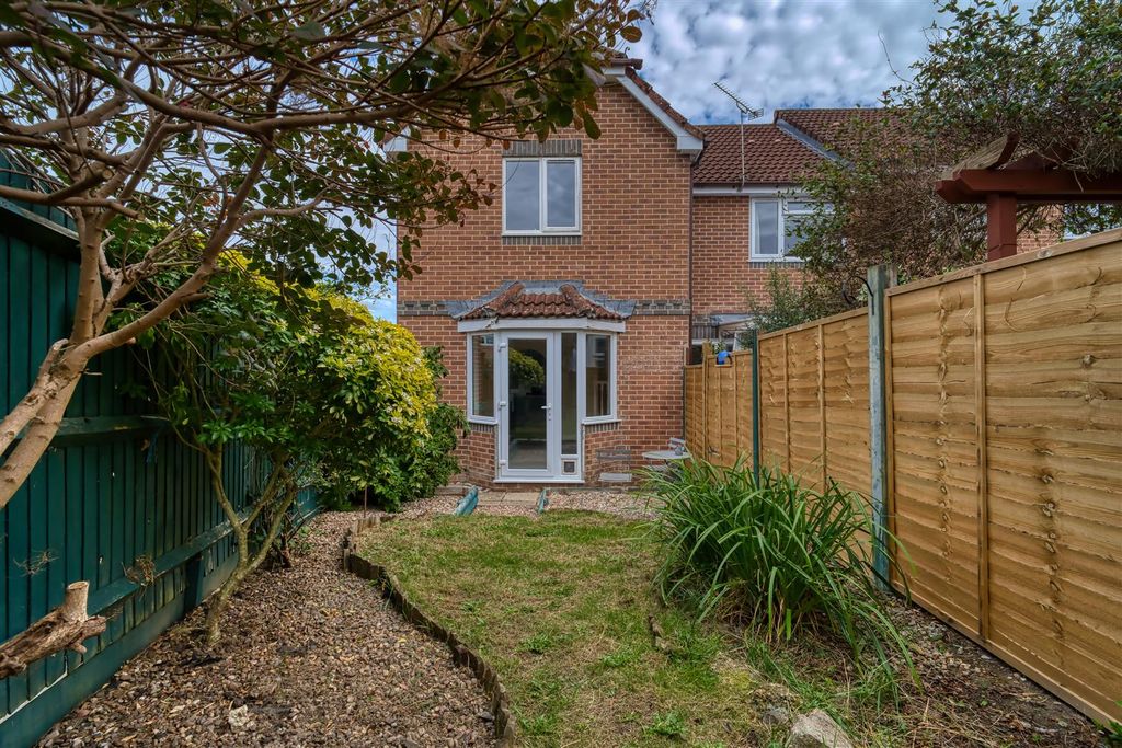 Property photo 2 of 7