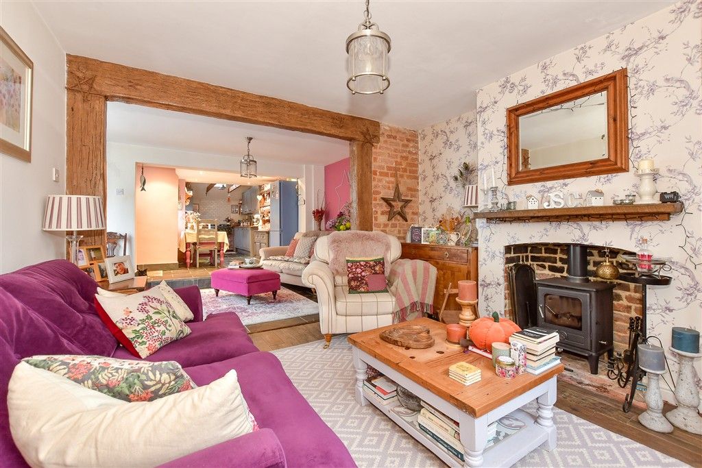 Property photo 1 of 13 Lounge