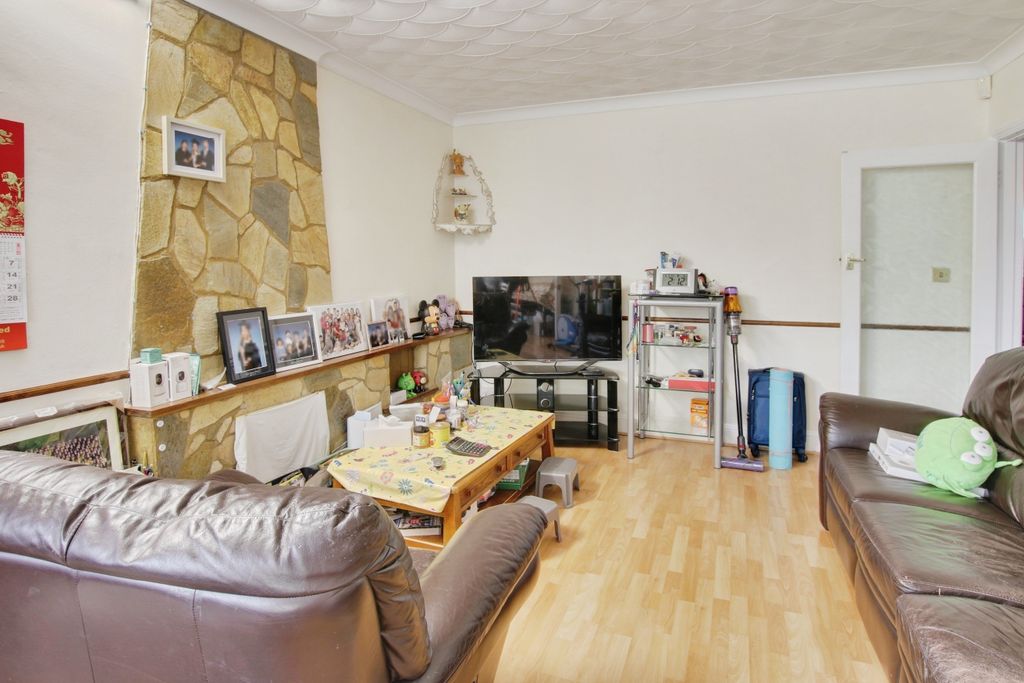 Property photo 2 of 14