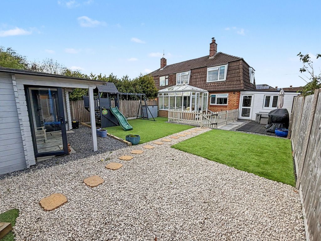 Property photo 2 of 23