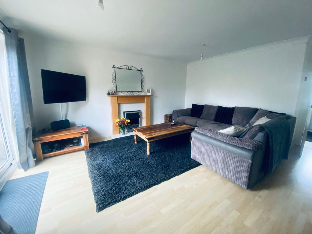 Property photo 3 of 16 Living Room