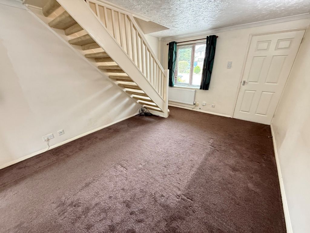Property photo 3 of 11 4381394
